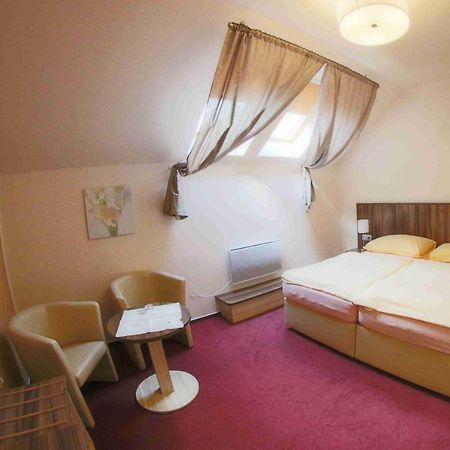 Hotel Koruna Karlštejn Zewnętrze zdjęcie