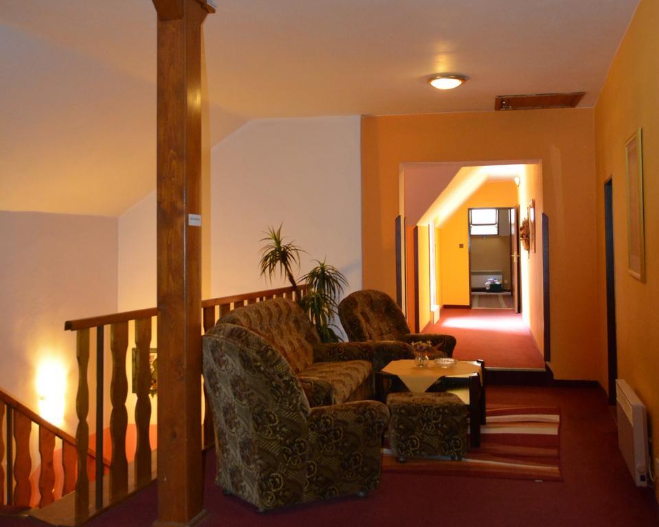 Hotel Koruna Karlštejn Zewnętrze zdjęcie