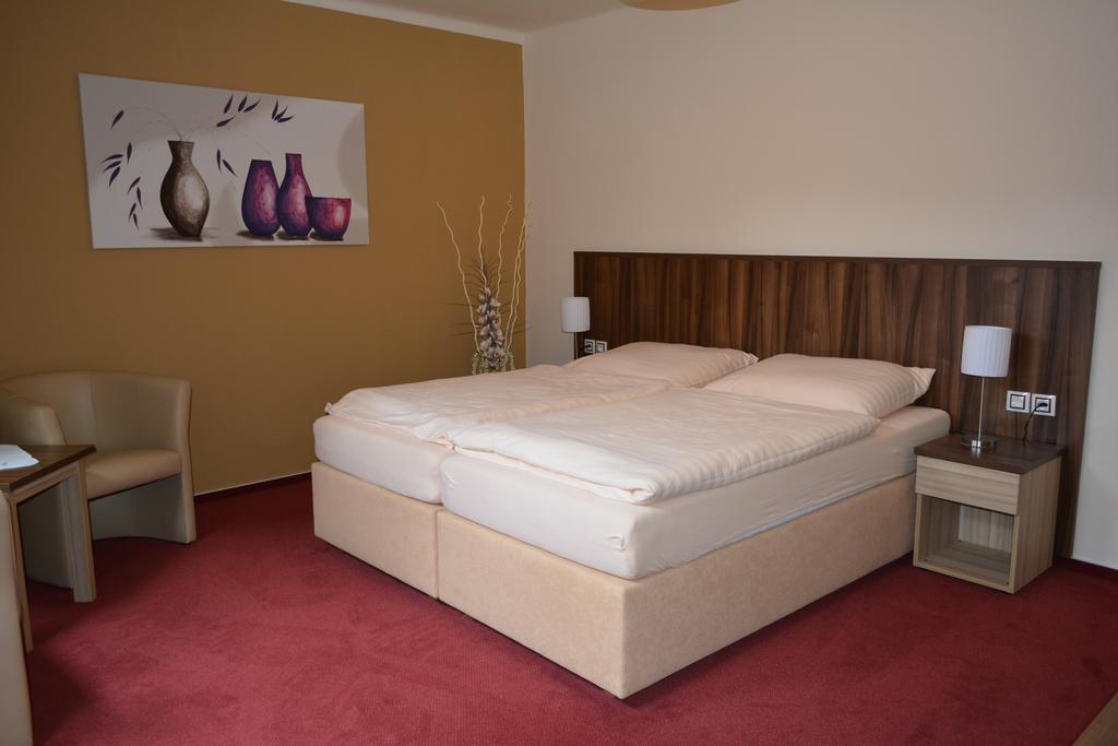 Hotel Koruna Karlštejn Pokój zdjęcie