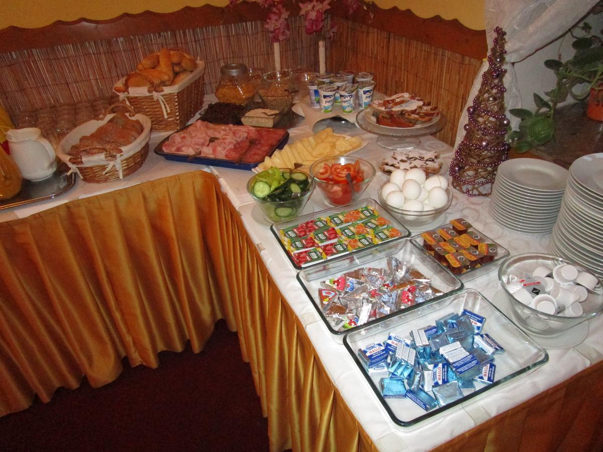 Hotel Koruna Karlštejn Zewnętrze zdjęcie